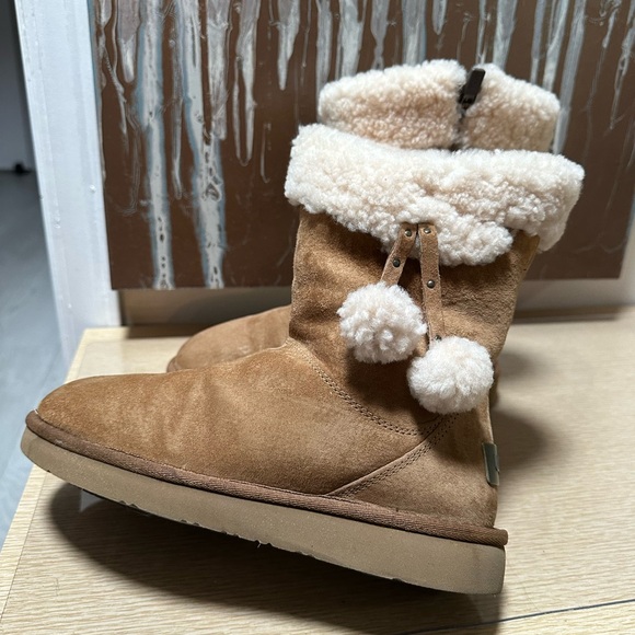 UGG Chestnut Suede Boots, worn one time, Rugged nonslip soles, Metal Ugg plate - Picture 2 of 14